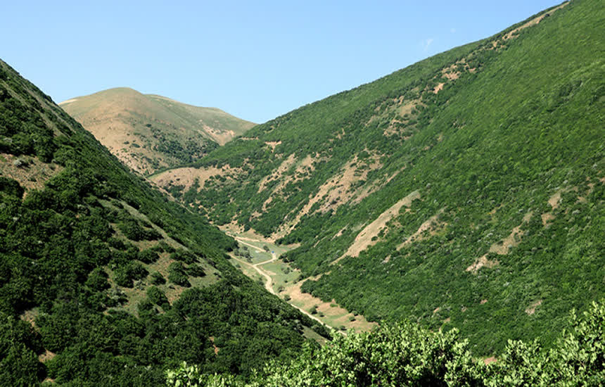 کوه های سرسبز در روستای اندبیل خلخال